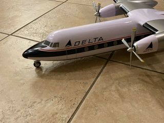 Giant 1/25 Delta Fairchild FH - 227 Travel Agent Pacmin Type Desk Model 3