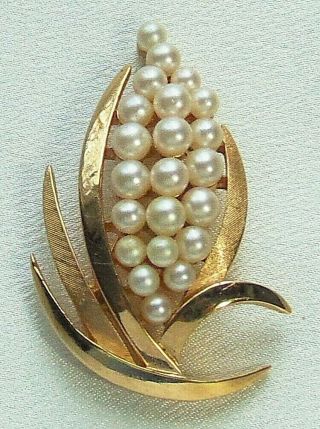Vintage Crown Trifari Faux Pearl Pea Pod Leaf Pin