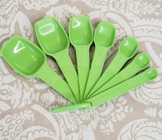Vintage Tupperware Apple Green Measuring Spoons Set Of 7 With Ring