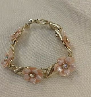 Vintage Coro Bracelet Pink Flowers With Rhinestone Centers Goldtone Leaves.
