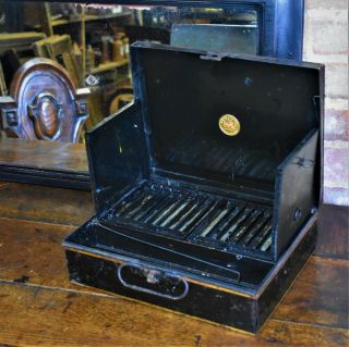 Antique Vintage Winsor & Newton Artists Box Japanned Metal Travel Case London