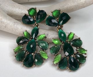 Vintage Lc Liz Claiborne Faceted Green Rhinestone Dangle Clip On Earrings