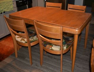 Vintage 1950s Mid Century Heywood Wakefield Style Dining Table Bowtie Chairs