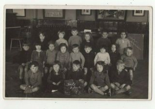 Hale Infants School Class No.  4 Farnham Surrey 1932 Vintage Rp Postcard 337c