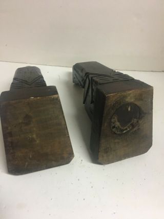 ANTIQUE VINTAGE WOOD CARVED PAIR BOOKENDS CHRISTIAN PRIESTS MONKS 3