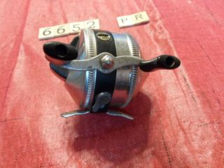 T6652 PR VINTAGE ZEBCO 33 FISHING REEL WITH METAL FOOT MADE IN USA 3