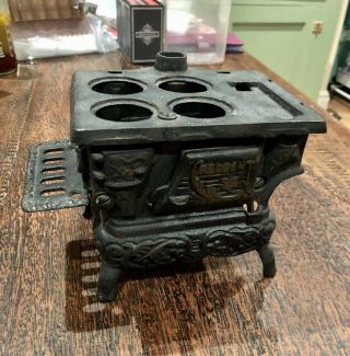 Vintage Antique Crescent Cast Iron Metal Miniature Stove Oven Salesman Sample