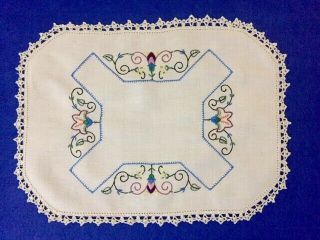 Vintage Hand Embroidered Crocheted Linen Floral Table Centre Piece - 38cm X 28cm