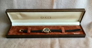 Vintage Gucci 9200 Ladies Black Face Wrist Watch Quartz W/ Orig.  Box