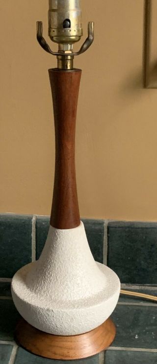 Vintage Mcm Mid Century Danish Modern Textured Ceramic Teak Wood Table Lamp