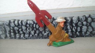Outstanding Vintage Manoil 83 Us Army Soldier With A Trench Mortar Barclay