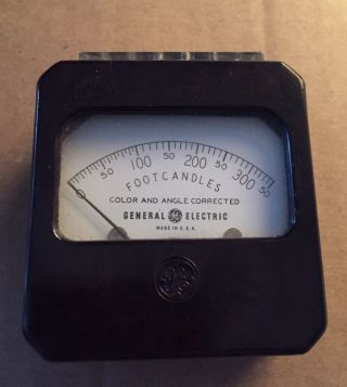 Vintage General Electric Light Meter Brown Bakelite Case & Booklets