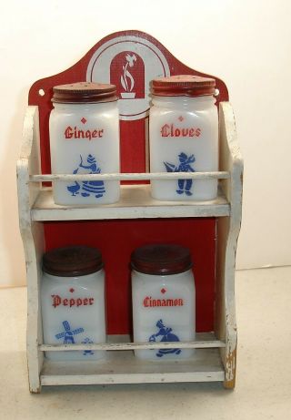 Vintage Spice Rack With 4 Shakers