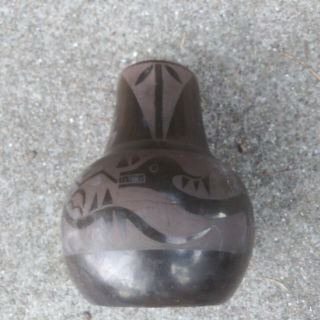 Vintage Native American San Ildefonso Pottery Vase - 3