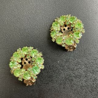 Signed Weiss Vintage Lime Green Crystal Rhinestone Circle Clip Earrings 218