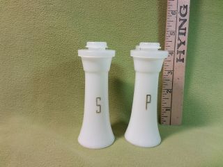 Vintage Tupperware Hourglass Salt And Pepper Shakers 4 1/2 " Tall - No831