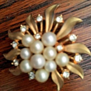 Vintage Signed Crown Trifari Goldtone Faux Pearls Rhinestones Floral Pin Brooch
