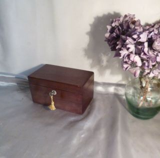 Early Victorian Antique Rosewood Tea Caddy With Mother Of Pearl And Key