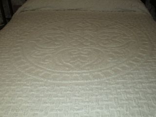 Vintage Off - White 100 Cotton Fringed Chenille Bedspread 115 " By 99 "