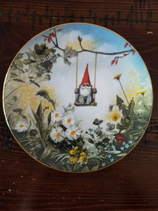 Rien Poortvliet Gnome Plate " Little Swinger " Four Seasons Spring Vintage 1976
