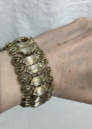 Vintage Coro Gold Tone Chain Link Bracelet Designer Signed 7.  25 " Mid Century