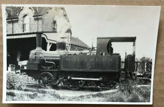 Photo Postcard Bembridge Rly Station & Sr 2 - 4 - 0t Loco,  W Leslie Good