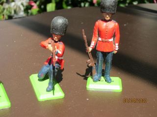 (5) Vintage BRITIANS LTD/ Grenadier Guards Lead Soldiers/ die cast figures 3