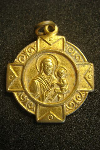 Virgin Mary Holding Infant Jesus Old Vintage Gold Color Holy Religious Medal