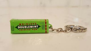 Green Vintage WRIGLEY ' S DOUBLEMINT Chewing Gum Advertising Key Chain Miniature 2