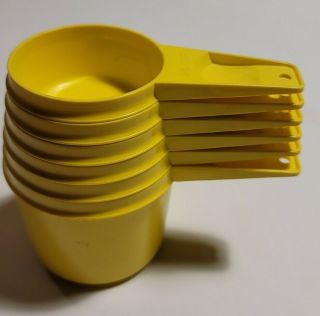 Vintage Tupperware Yellow 6 Measuring Cups