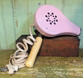 Vintage Beauty Queen Electric Hair Dryer,  Handy Hannah Products Pink U.  S.  A Decor
