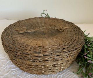 Antique Vintage Woven Round Sweet Grass Basket With Lid Sewing Storage 9”