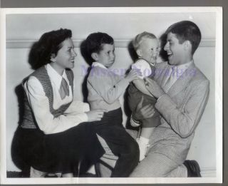 Vintage Photo 1952 Jerry Lewis Wife And Kids On Set Jumping Jacks Rare