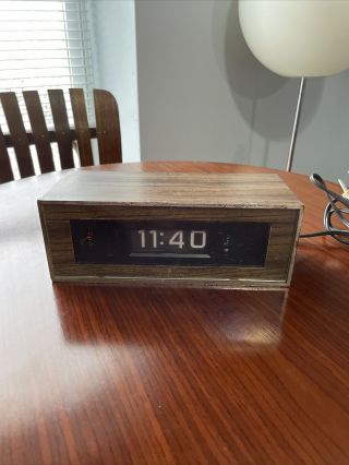 Vintage General Electric Ge Lighted Dial Flip Alarm Clock