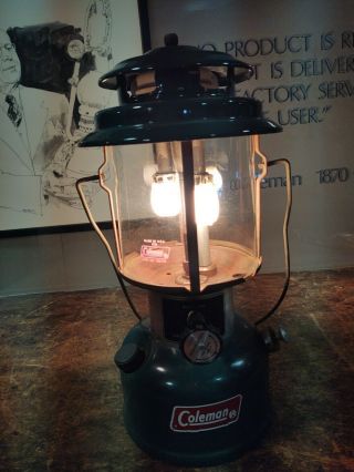 Vintage 1974 Coleman Lantern Model 220h With Globe Dated 8/74