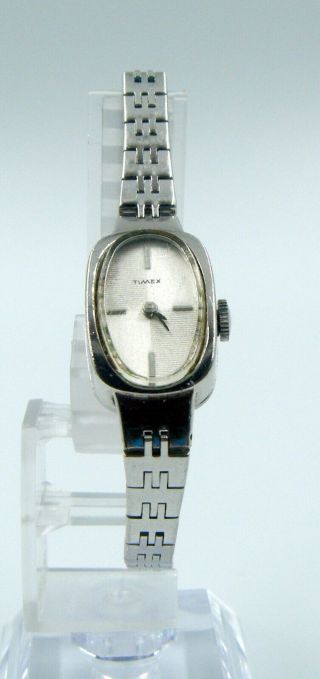 Vintage Timex Mechanical Wind Up Ladies Wrist Watch Great 17 Jewels