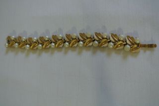 Vtg Trifari Gold Tone Leaves & Pearl Bracelet 6 3/4 "