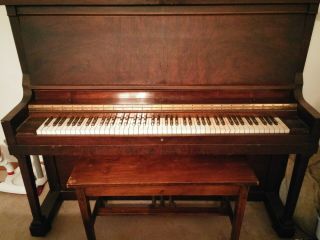 Lester Piano Antique