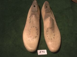 Vintage Pair Wood Size 10 - 1/2 E 38 Stuart Shoe Factory Industrial Lasts E - 98