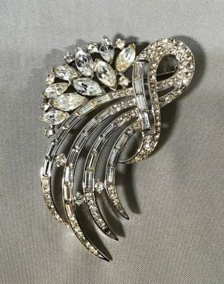 Vintage Crown Trifari Signed Silver Tone Rhinestone Brooch Pin Pretty