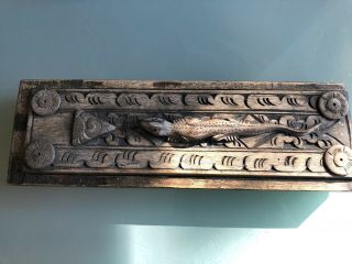 Antique Vintage Wooden Hand Carved Lizard Box With Hand Carved 8 Chopsticks