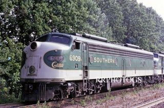 Railroad Print Southern Railway Sou Passenger Action Emd E8a Locomotive 6909