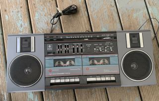 Vintage General Electric Ge Boombox Ghetto Blaster 3 - 5682a Great Looks 1980s