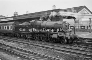 35mm Railway Negative: Mogul 6352 At Cardiff General 1950s 26/697/a