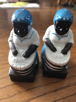 Vintage Black Americana Salt And Pepper Shakers Washing The Clothes