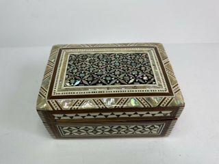Vintage 3.  75 " Mother Of Pearl Inlay Inlaid Wood Mini Trinket Jewelry Dresser Box