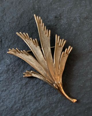 Vintage Crown Trifari Gold Tone Leaf Brooch