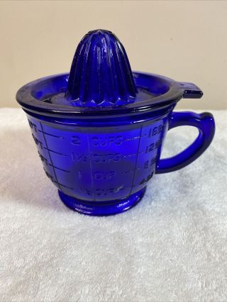 Vintage Cobalt Blue Glass 2 Cup / 16 Oz / 1 Pt Juicer/ Reamer With Spout