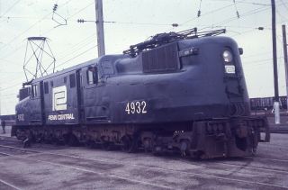 Penn Central Railroad Slide Of Gg1 4932 In A Yard Dec 1988