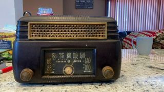 Antique General Electric Model 202 Bakelite Am Radio All Turns On